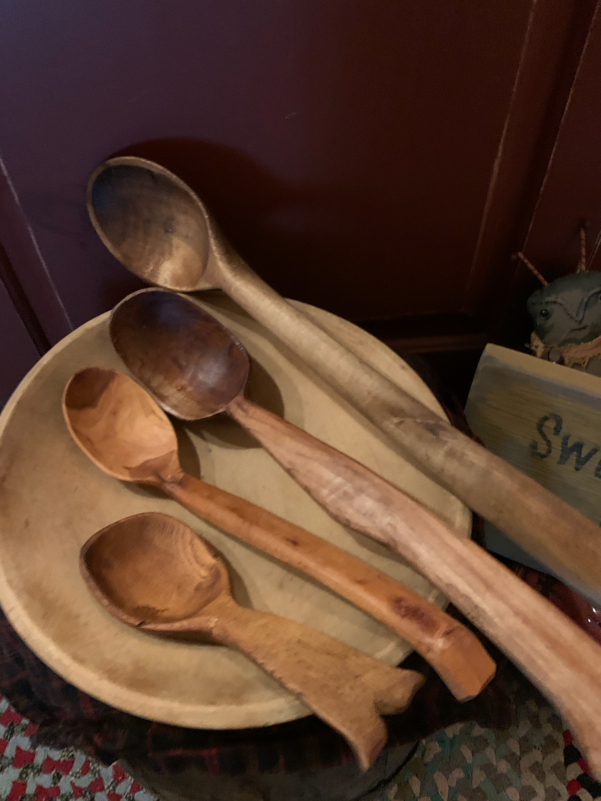 Carve a wooden spoon with R. Perez